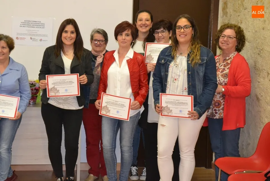 Foto 3 - Doce mujeres finalizan su formaci&oacute;n en la atenci&oacute;n sociosanitaria a personas dependientes  