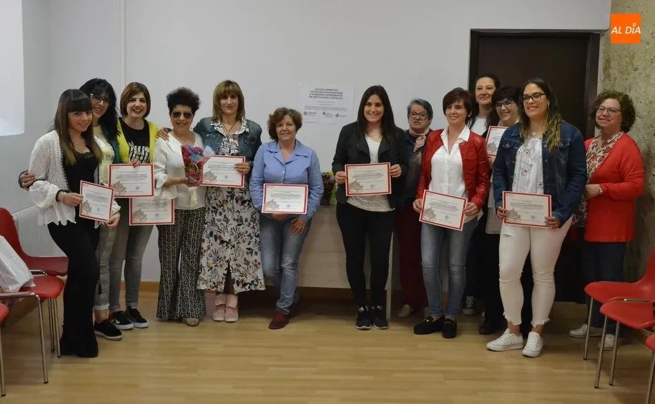 Foto 2 - Doce mujeres finalizan su formaci&oacute;n en la atenci&oacute;n sociosanitaria a personas dependientes  