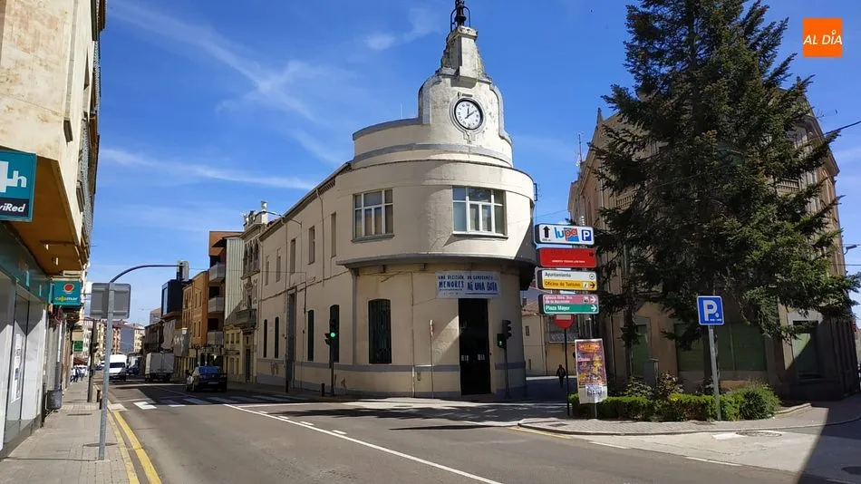 Foto 2 - El Partido Popular apuesta por la reforma del pabell&oacute;n de deportes, la plaza de Juli&aacute;n Coca y el...