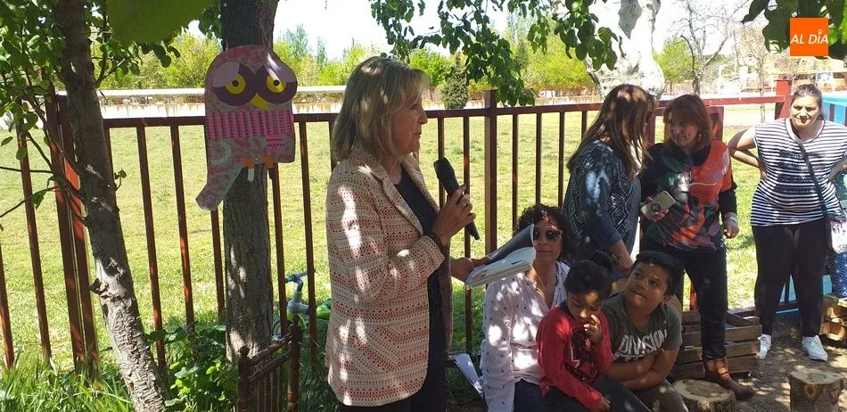 Foto 4 - Entra&ntilde;able lectura continuada de &lsquo;El Lazarillo de Tormes&rsquo; en el CEIP del mismo nombre