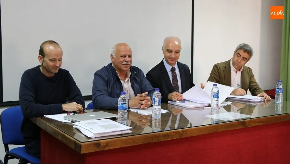 El alcalde de Hinojosa aprovechó para invitar a los asistentes a la Feria del Queso que se celebrará el próximo fin de semana / CORRAL