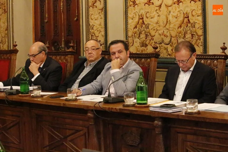 Foto 4 - Acuerdo un&aacute;nime en la Diputaci&oacute;n para reclamar un plan m&aacute;s ambicioso para el retorno de los...