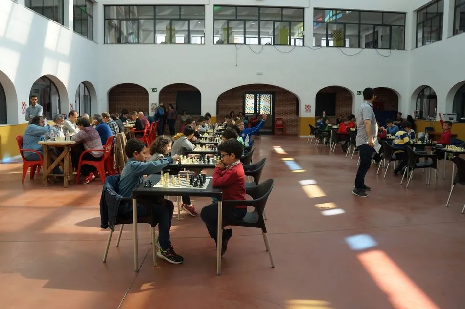 Foto 3 - Cerca de 50 ajedrecistas se dan cita en el Torneo de Ferias de B&eacute;jar  