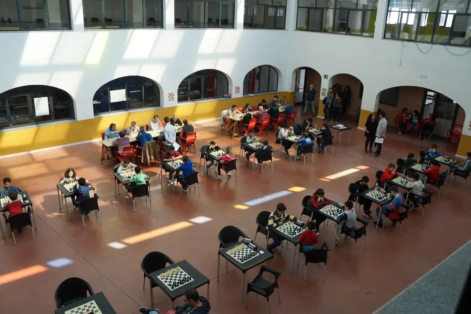 Foto 2 - Cerca de 50 ajedrecistas se dan cita en el Torneo de Ferias de B&eacute;jar  