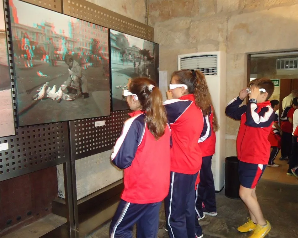 Foto 2 - Alumnos de Primaria del Colegio Padres Trinitarios visitan la Filmoteca  
