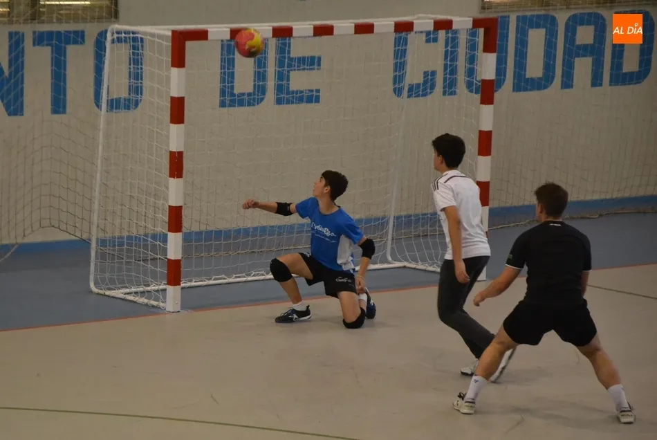 Foto 9 - Doce equipos en 3 categor&iacute;as disputan la novedosa versi&oacute;n intersemanal del Trofeo San Cayetano  