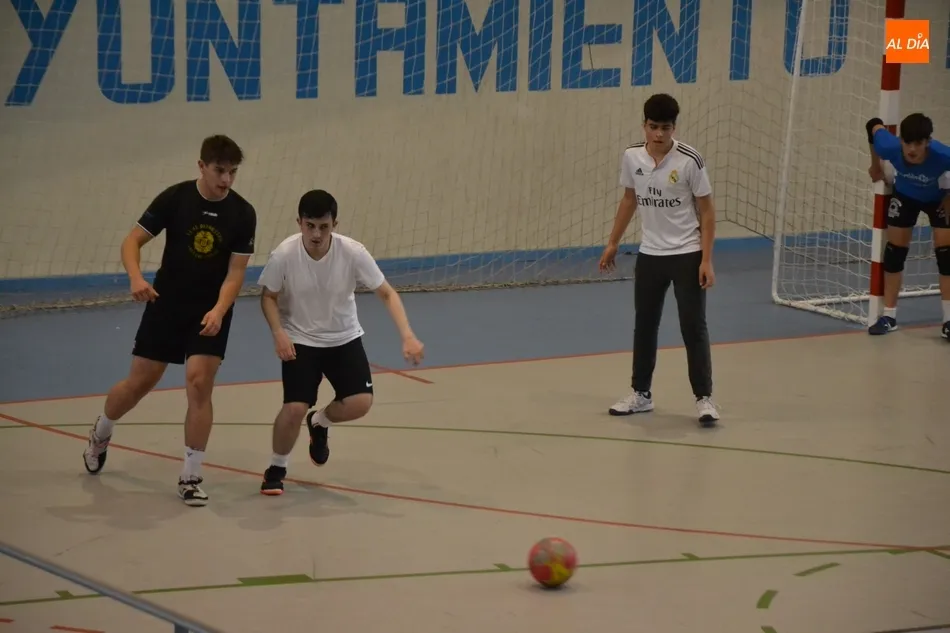 Foto 10 - Doce equipos en 3 categor&iacute;as disputan la novedosa versi&oacute;n intersemanal del Trofeo San Cayetano  