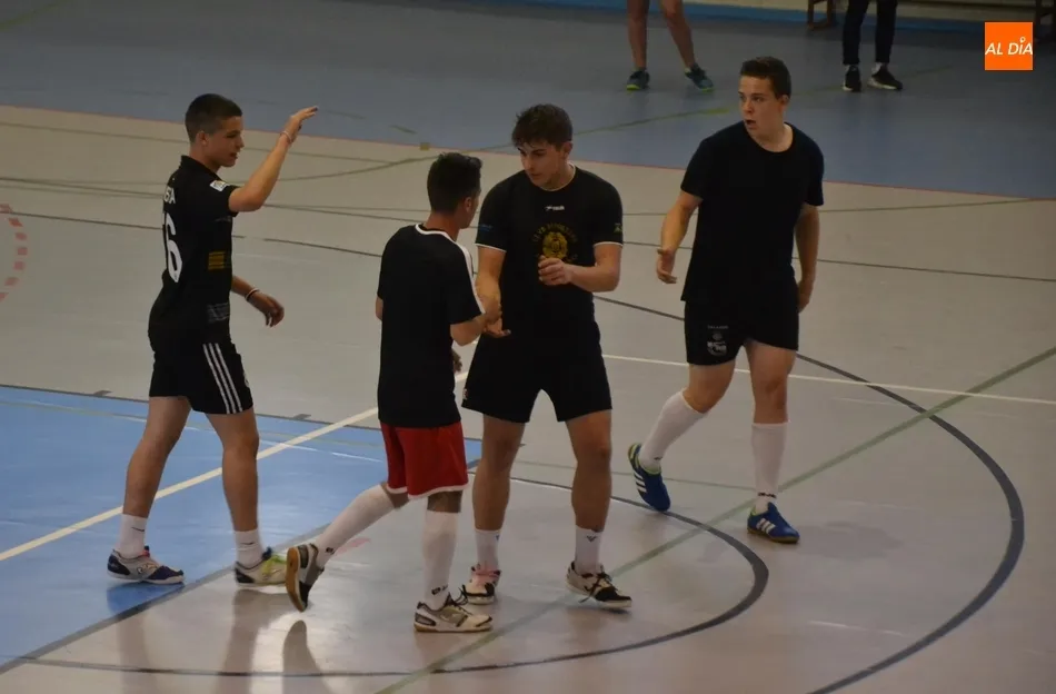 Foto 2 - Doce equipos en 3 categor&iacute;as disputan la novedosa versi&oacute;n intersemanal del Trofeo San Cayetano  