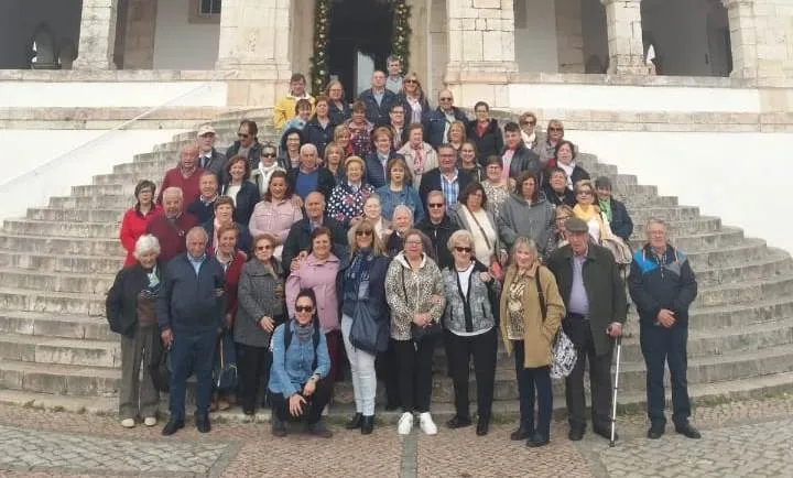 Un grupo de 60 mirobrigenses disfruta de Fátima y Nazaré  