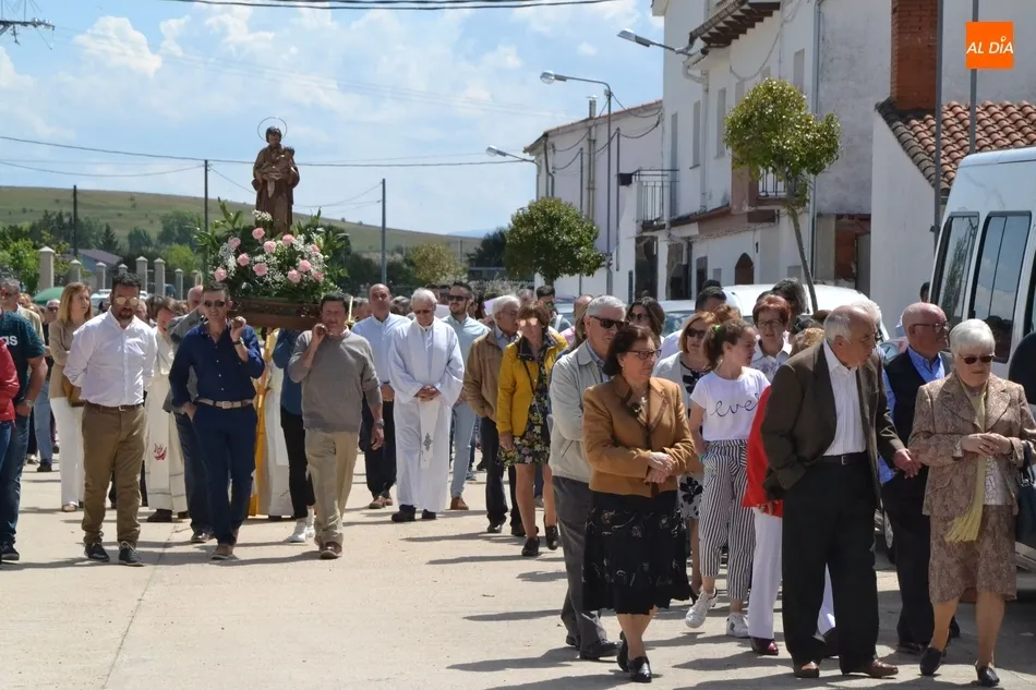 Caluroso recorrido de San José Obrero por las calles de Ivanrey  