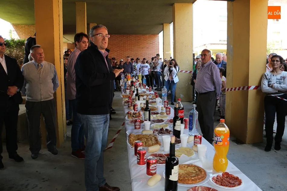 Foto 3 - Soleada fiesta de San Jos&eacute; obrero en la villa