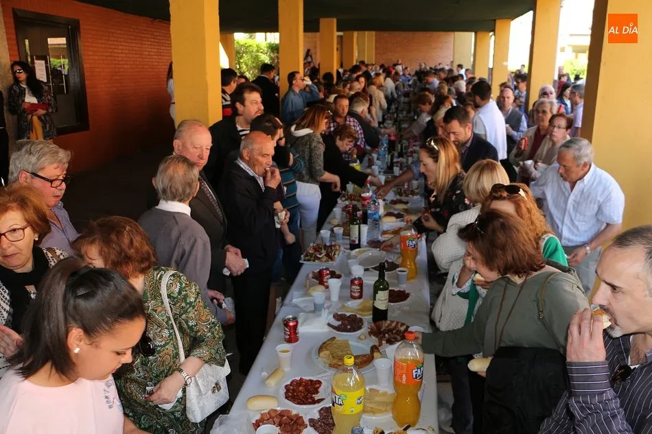 Foto 2 - Soleada fiesta de San Jos&eacute; obrero en la villa