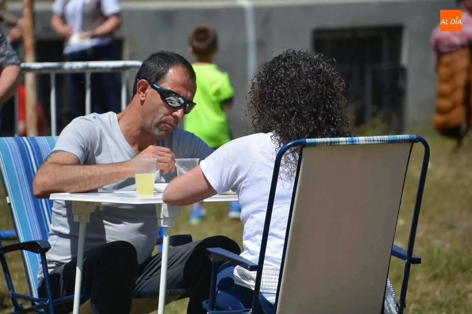Foto 6 - Los vecinos de San Jos&eacute; culminan sus celebraciones con una paellada popular