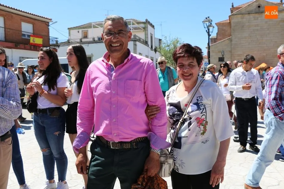 Foto 5 - Barruecopardo distingue a Jos&eacute; del Br&iacute;o, Luis Casero e Ignacio Hern&aacute;ndez en una concurrida Feria ...