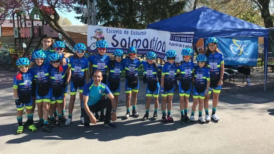 Excelente debut en carretera de la Escuela de Ciclismo Salmantina con cinco puestos de privilegio...