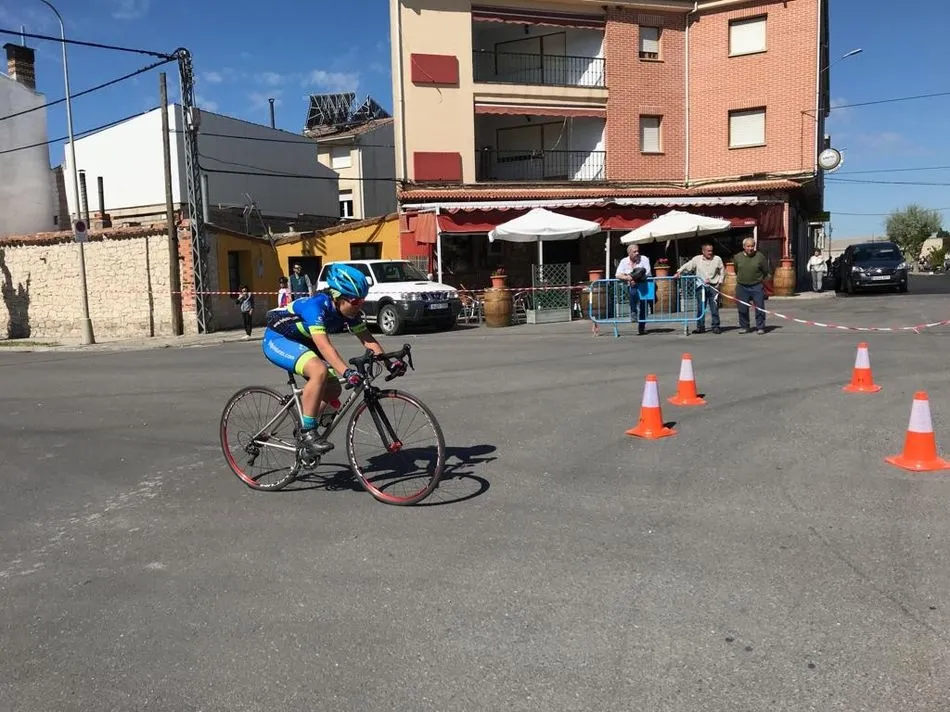 Foto 11 - Excelente debut en carretera de la Escuela de Ciclismo Salmantina con cinco puestos de privilegio...