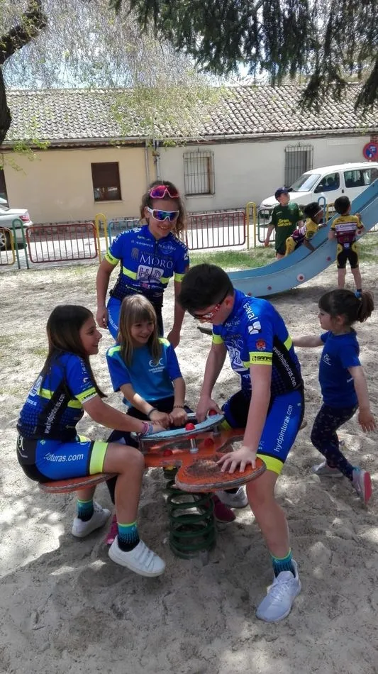 Foto 2 - Excelente debut en carretera de la Escuela de Ciclismo Salmantina con cinco puestos de privilegio...