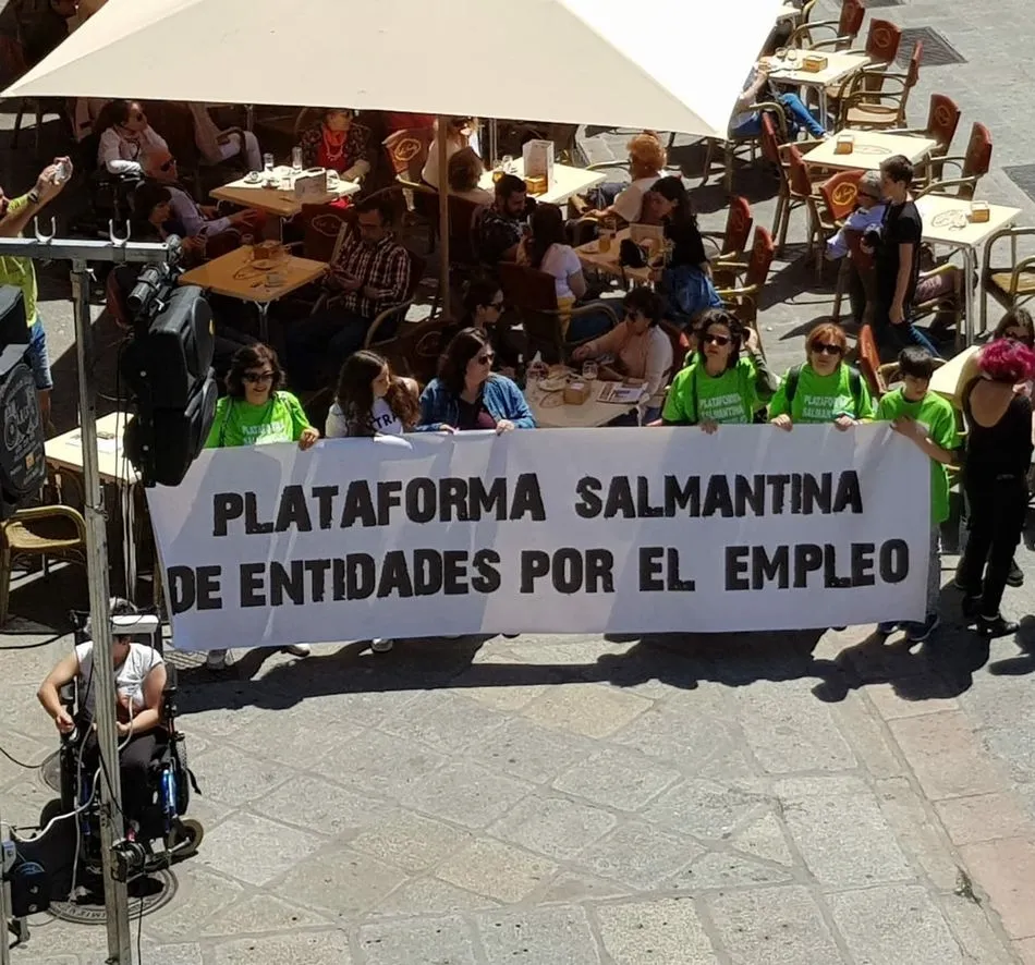 Foto 2 - La Plataforma Salmantina de Entidades por el Empleo reivindica la dignidad laboral