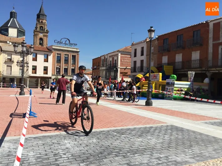 Foto 3 - Juan Antonio Jim&eacute;nez y Sara Izquierdo coronan la 27&ordm; Carrera Popular &lsquo;Hijos, Padres y...