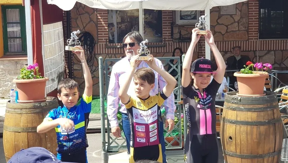 Foto 3 - Importante triunfo del equipo cadete del Club Ciclista Promesal en Madrid  