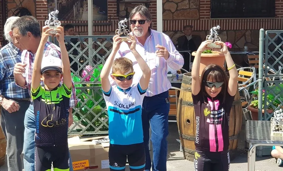 Foto 2 - Importante triunfo del equipo cadete del Club Ciclista Promesal en Madrid  