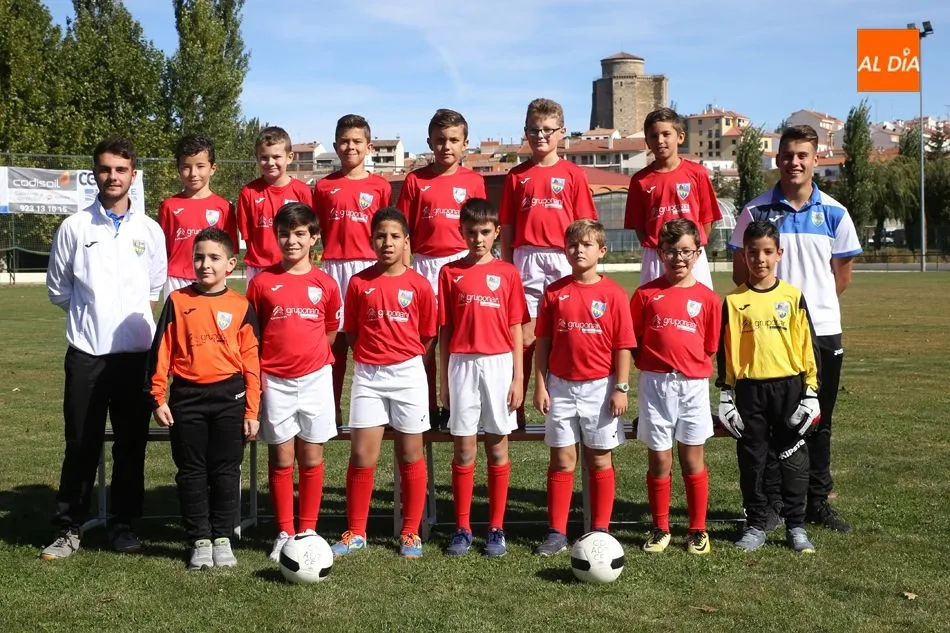 Plantilla del equipo benjamín del Alba de Tormes CF