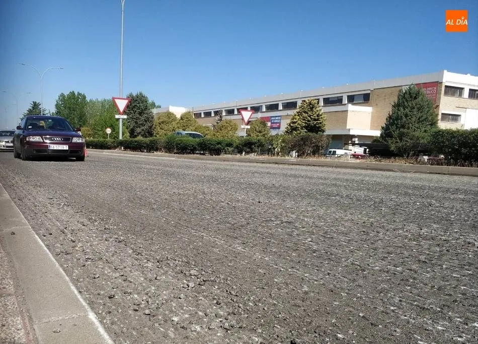 Foto 2 - Las obras de renovaci&oacute;n del firme de la avenida Padres Pa&uacute;les durar&aacute;n dos semanas