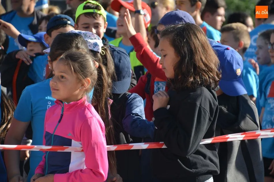 Foto 5 - El D&iacute;a de la Educaci&oacute;n F&iacute;sica en la Calle moviliza a m&aacute;s de 1.500 ni&ntilde;os y j&oacute;venes en Carbajosa