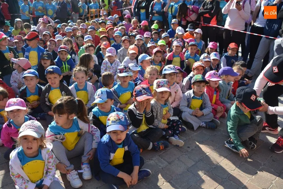 Foto 6 - El D&iacute;a de la Educaci&oacute;n F&iacute;sica en la Calle moviliza a m&aacute;s de 1.500 ni&ntilde;os y j&oacute;venes en Carbajosa