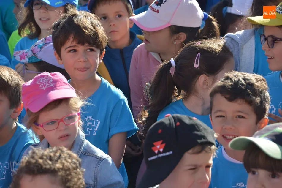 Foto 4 - El D&iacute;a de la Educaci&oacute;n F&iacute;sica en la Calle moviliza a m&aacute;s de 1.500 ni&ntilde;os y j&oacute;venes en Carbajosa