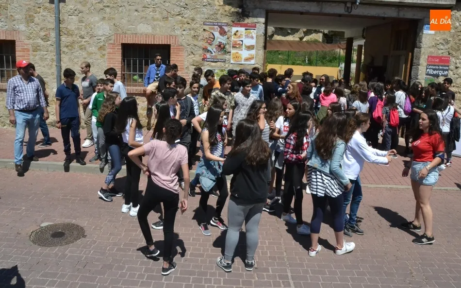Foto 2 - J&oacute;venes del Fray ejercen de anfitriones de un encuentro con alumnos portugueses  