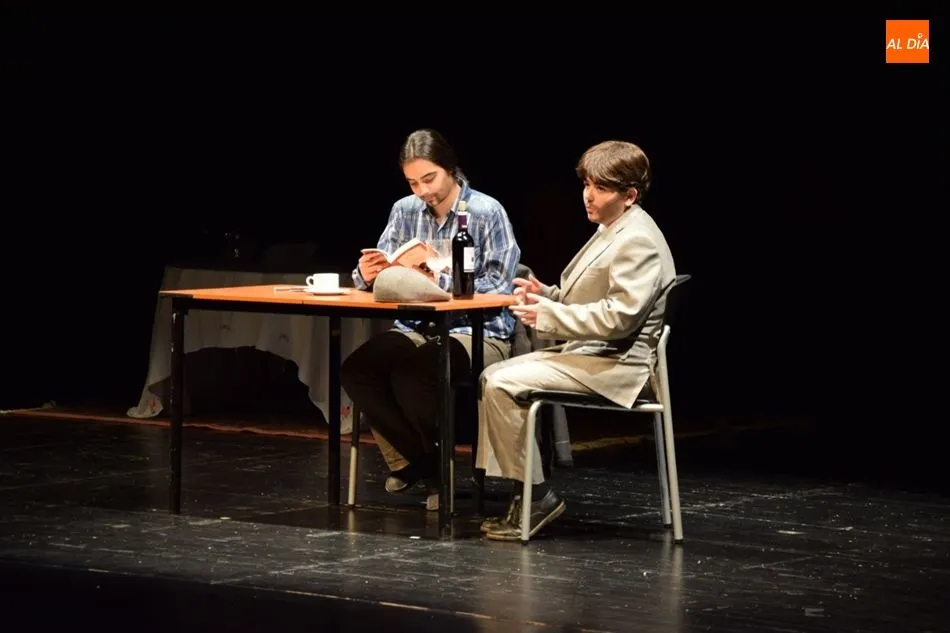 Foto 4 - Tr&eacute;bolateatro pone en escena &lsquo;Animales nocturnos&rsquo;