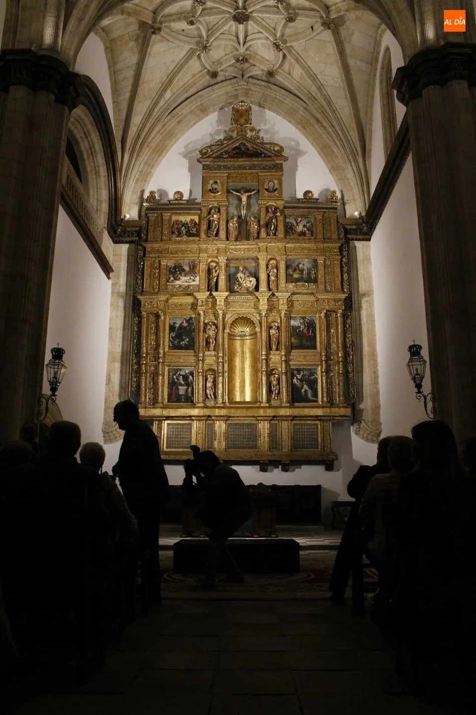 Foto 7 - La iluminaci&oacute;n ornamental realza la capilla del Colegio Fonseca