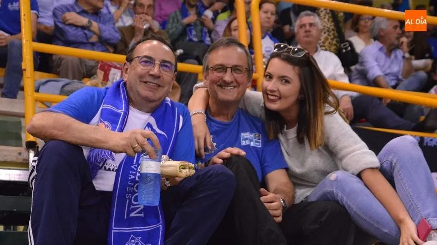 Una afición de diez: la marea azul animó hasta el final