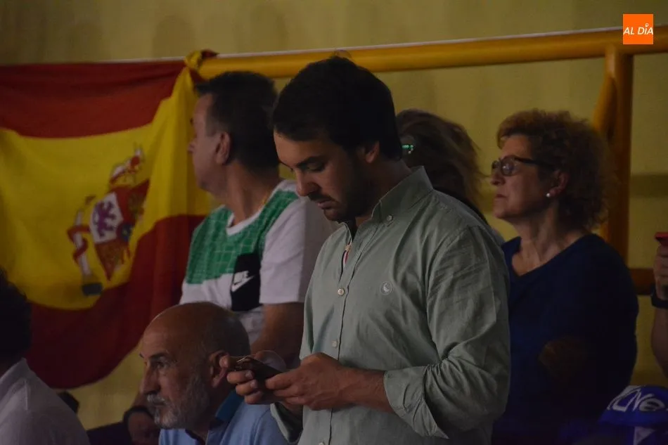 Foto 7 - Una afici&oacute;n de diez: la marea azul anim&oacute; hasta el final