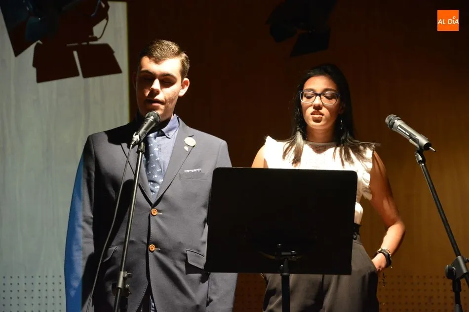 Foto 11 - Los alumnos del Colegio Antonio Machado celebran su graduaci&oacute;n