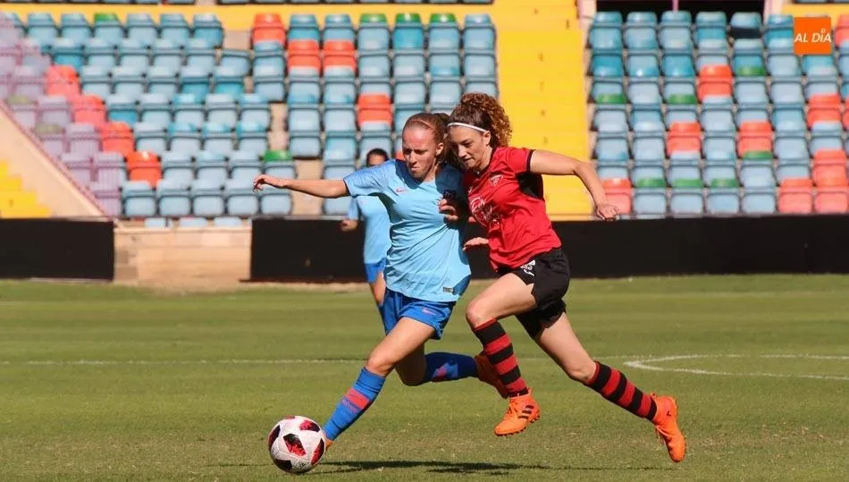 Un partido del Salamanca FF en el Helmántico