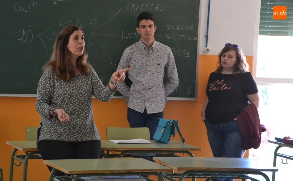 Foto 6 - Antiguos alumnos del Fray regresan al centro para relatar su experiencia fuera del mismo  