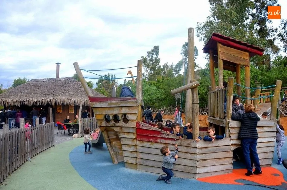 Foto 4 - Roberto Mart&iacute;n promete una reforma integral de los parques de la villa