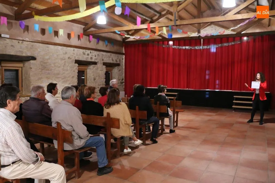 Foto 9 - Villar de Peralonso y Cip&eacute;rez profundizan en la historia de la Raya medieval con la historiadora...