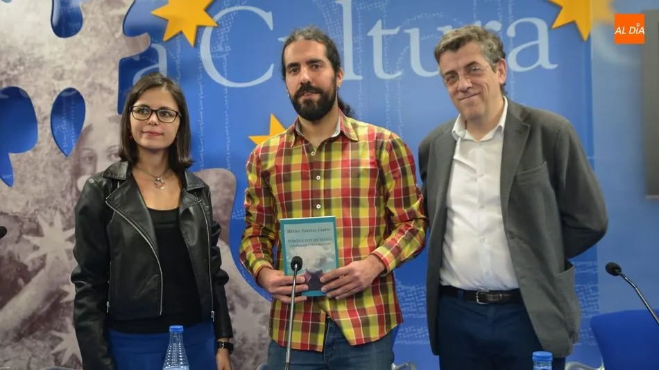 Herctor Puertas ha presentado su primer libro acompañado por Jero Hernández. Foto de Lydia González