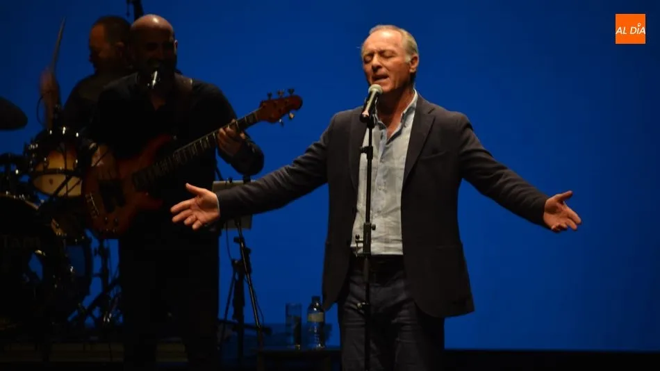 José Manuel Soto, al inicio de su concierto en el CAEM. Foto de Lydia González