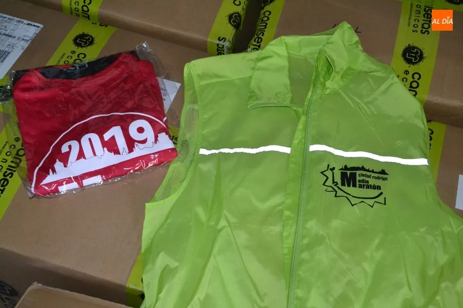 Foto 3 - Los atletas de la Media Marat&oacute;n recibir&aacute;n un chaleco t&eacute;rmico y una camiseta de manga larga  
