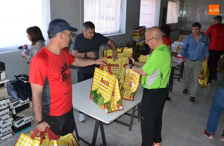 Foto 6 - Los atletas de la Media Marat&oacute;n recibir&aacute;n un chaleco t&eacute;rmico y una camiseta de manga larga  