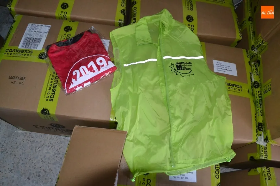 Foto 4 - Los atletas de la Media Marat&oacute;n recibir&aacute;n un chaleco t&eacute;rmico y una camiseta de manga larga  