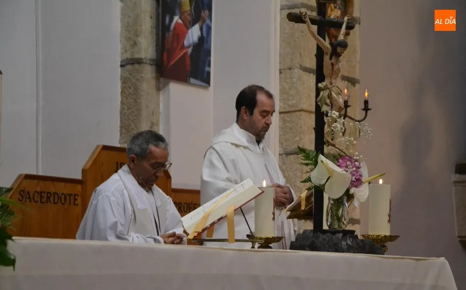 Foto 3 - Recta final de la novena de la Virgen de los Remedios, cuya procesi&oacute;n depender&aacute; de la Media...