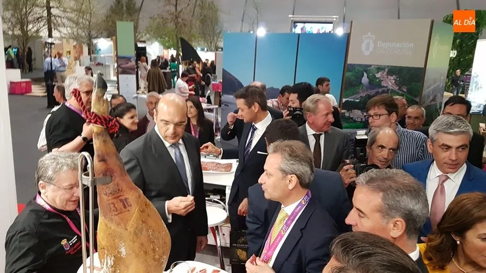 Foto 5 - Guijuelo promociona sus productos en la Feria Ib&eacute;rica de Turismo de Guarda  