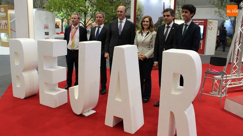 Purificación Pozo y Ángel Orgaz con el ministro de Economía portugués y otras autoridades