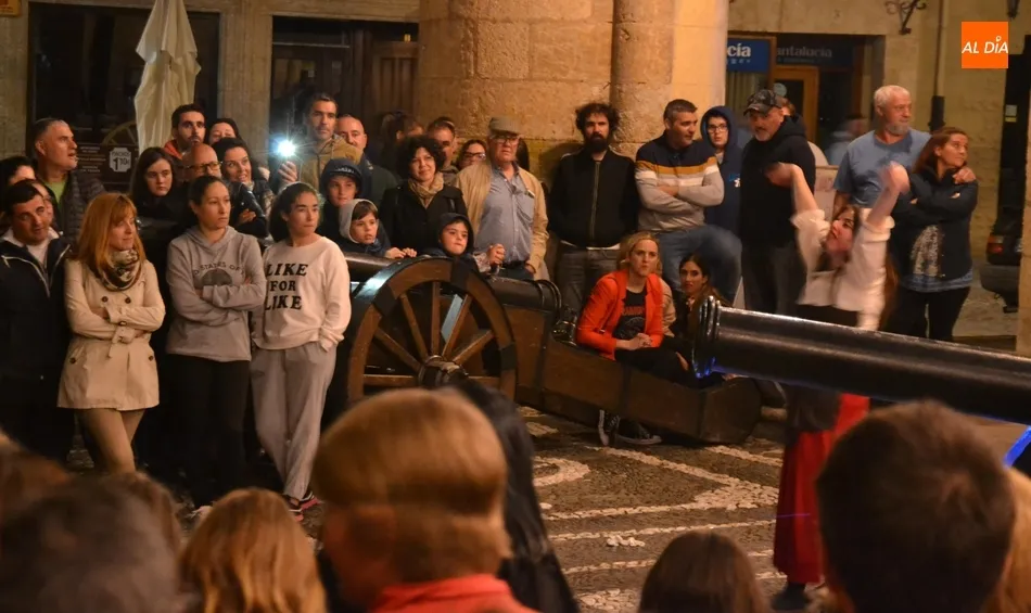 Foto 11 - Unas 200 personas asisten a la primera &lsquo;Ruta de los Malditos 75&rsquo; abierta al p&uacute;blico  