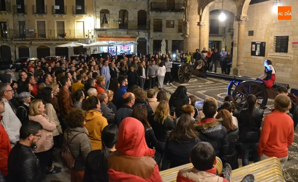 Unas 200 personas asisten a la primera ‘Ruta de los Malditos 75’ abierta al público  
